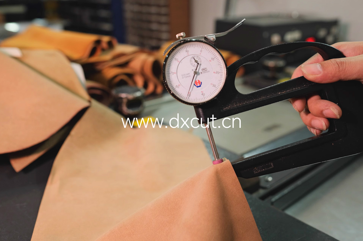 振动刀皮革切割机切割皮革的优势
