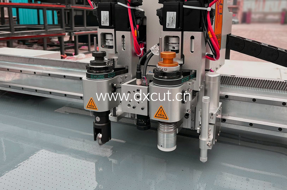 振动刀切割机的主要组成部分包含哪些