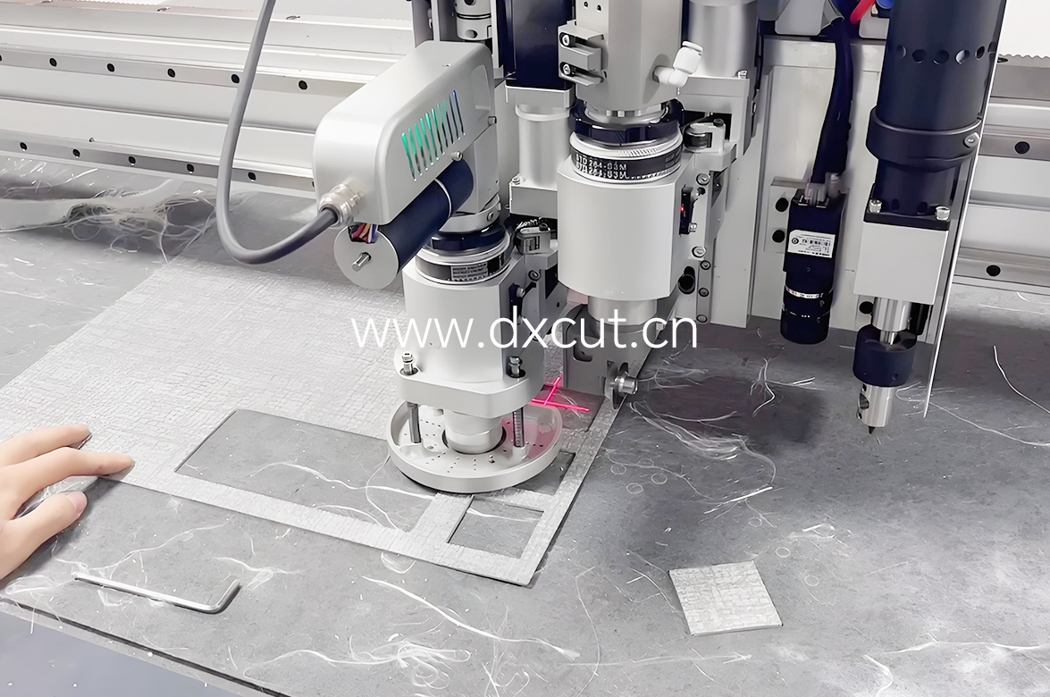 气动与电动振动刀切割机的工作原理 气动与电动振动刀切割机的工作原理