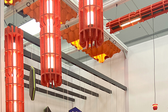 振动刀切割聚酯纤维板灯罩