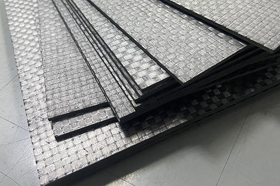 碳纤维复合材料板振动刀切割