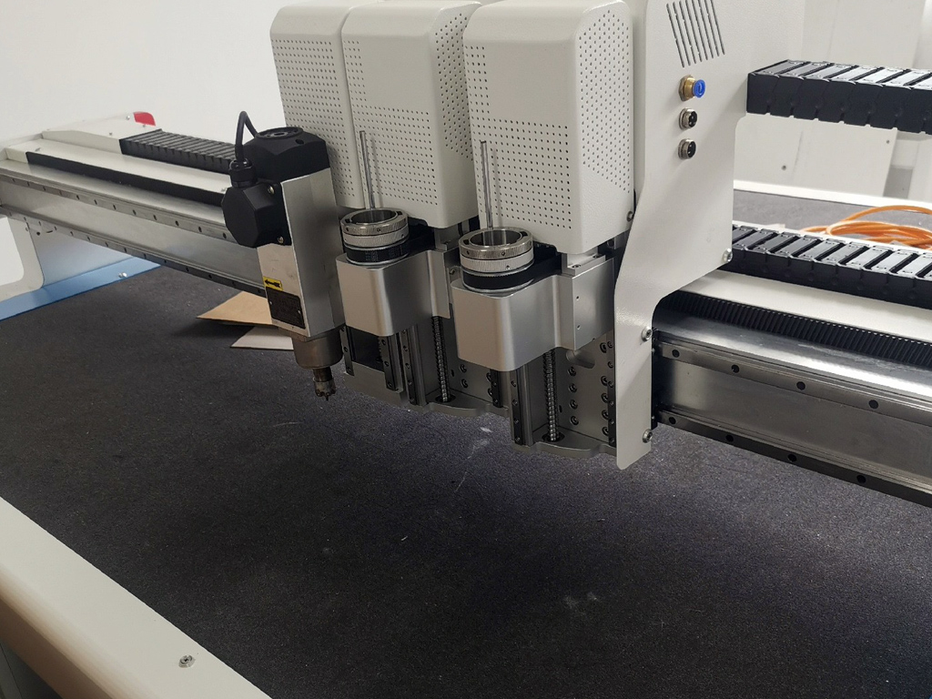 振动刀切割机：柔性材料切割新时代的核心设备