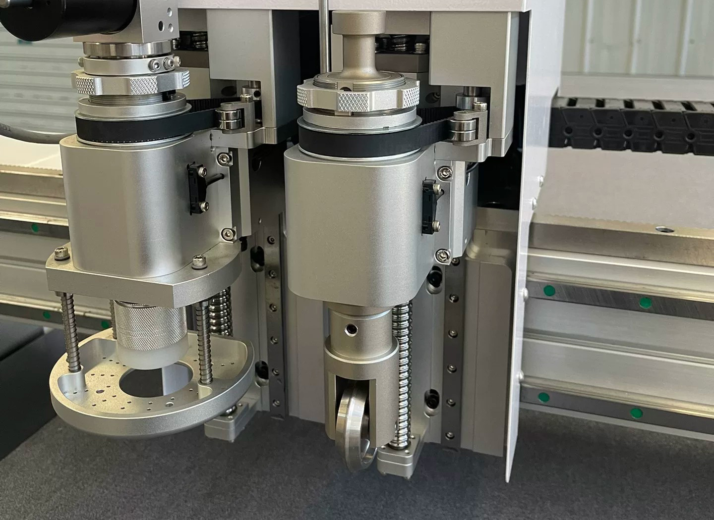 振动刀切割机原理的工业化逻辑